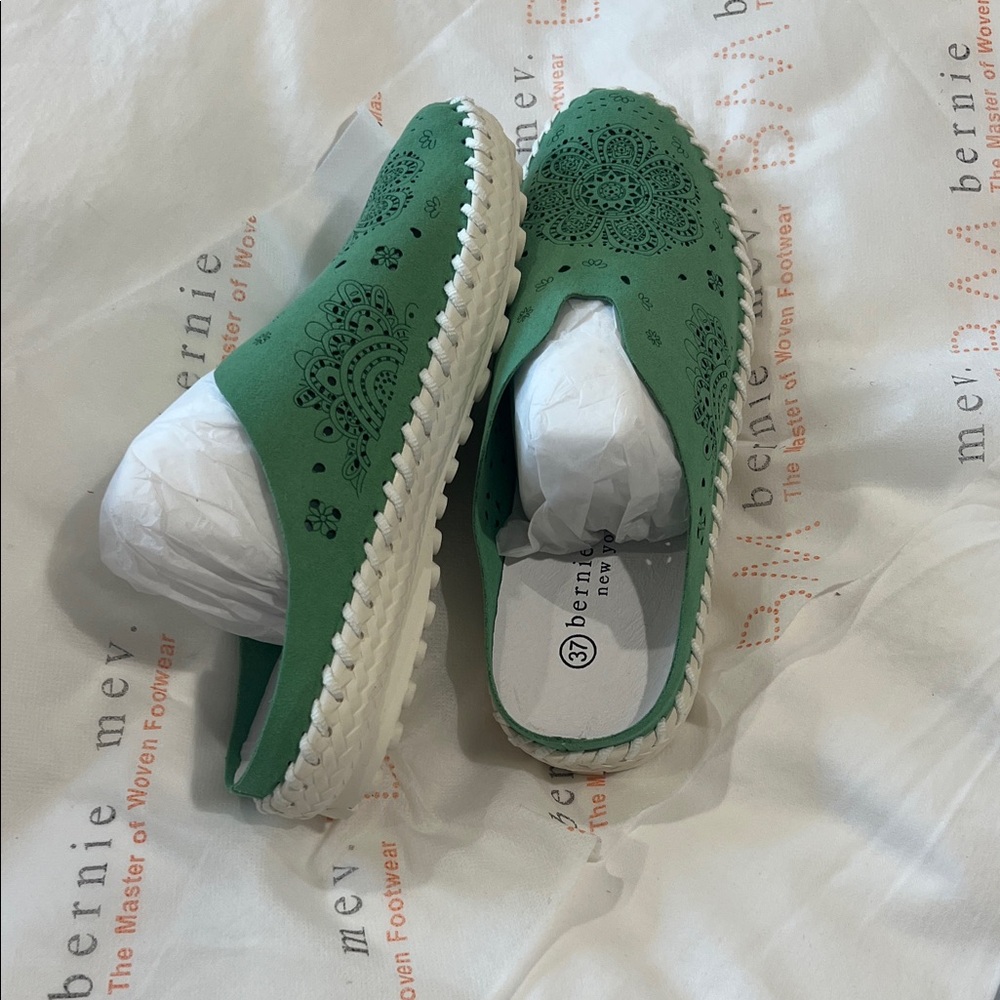 bernie mev. Green Laser-Cut Braided-Trim Slip-On Mules - Picture 3 of 3